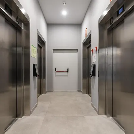Homes Urban Sky Tower 4 G 公寓