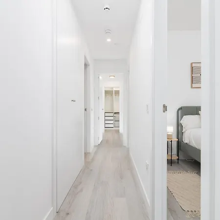 Apartment Homes Urban Sky Tower 4 G *